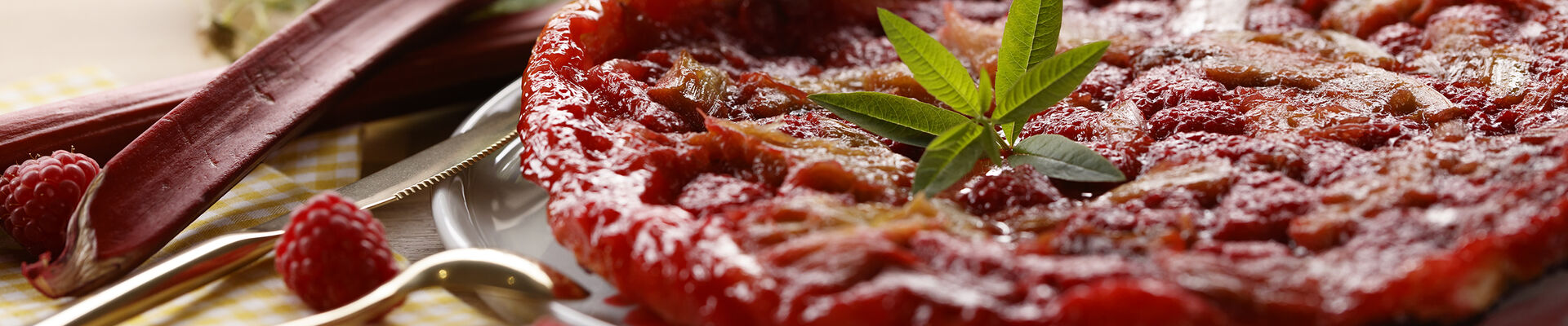 Tatin rhubarbe framboises