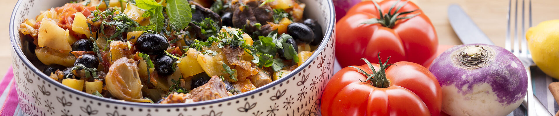 Tagine d&rsquo;agneau aux navets, tomates et pommes de terre